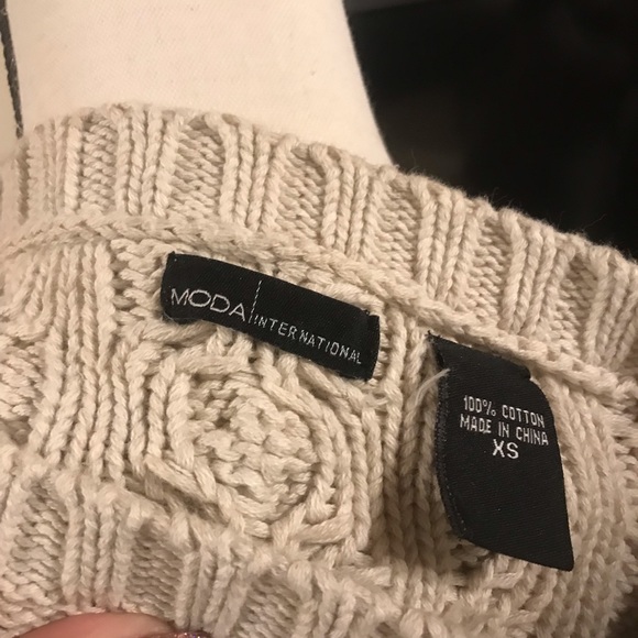 Sweater - Picture 4 of 4